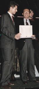Caremoli riceve un premio per attivitÃ  svolta come agente
